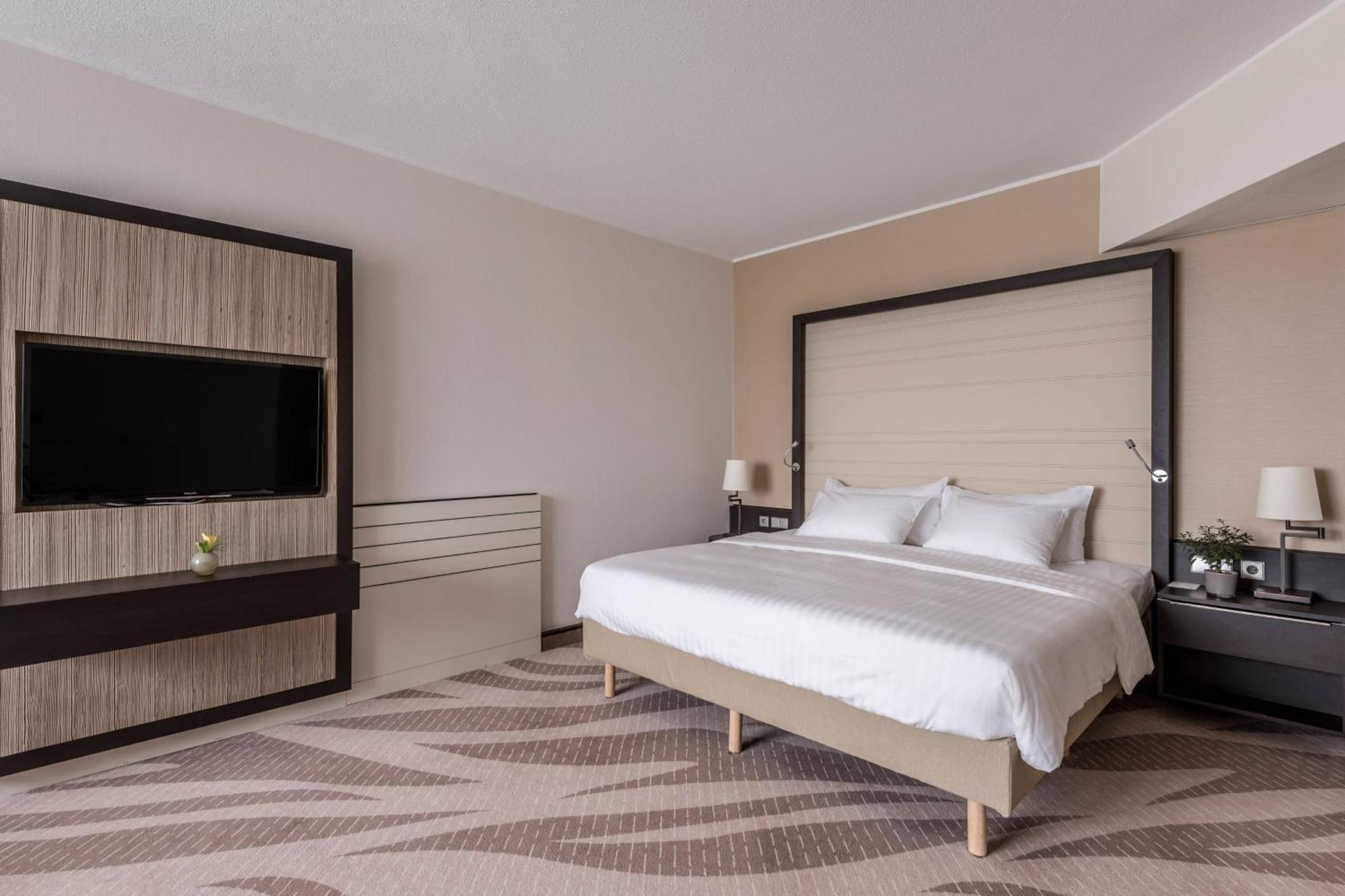 Munich Airport Marriott Hotel 4*